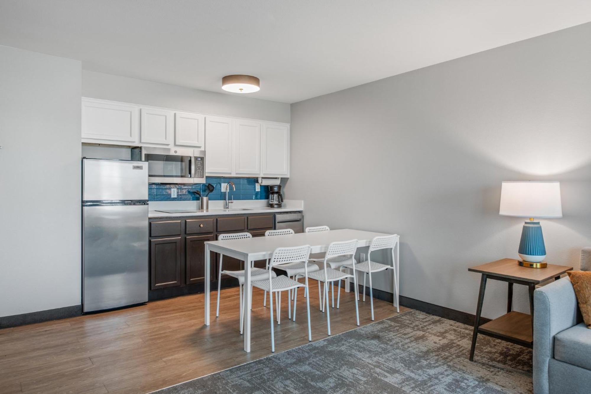 Staybridge - Roseville Area By Ihg Hotel 3*