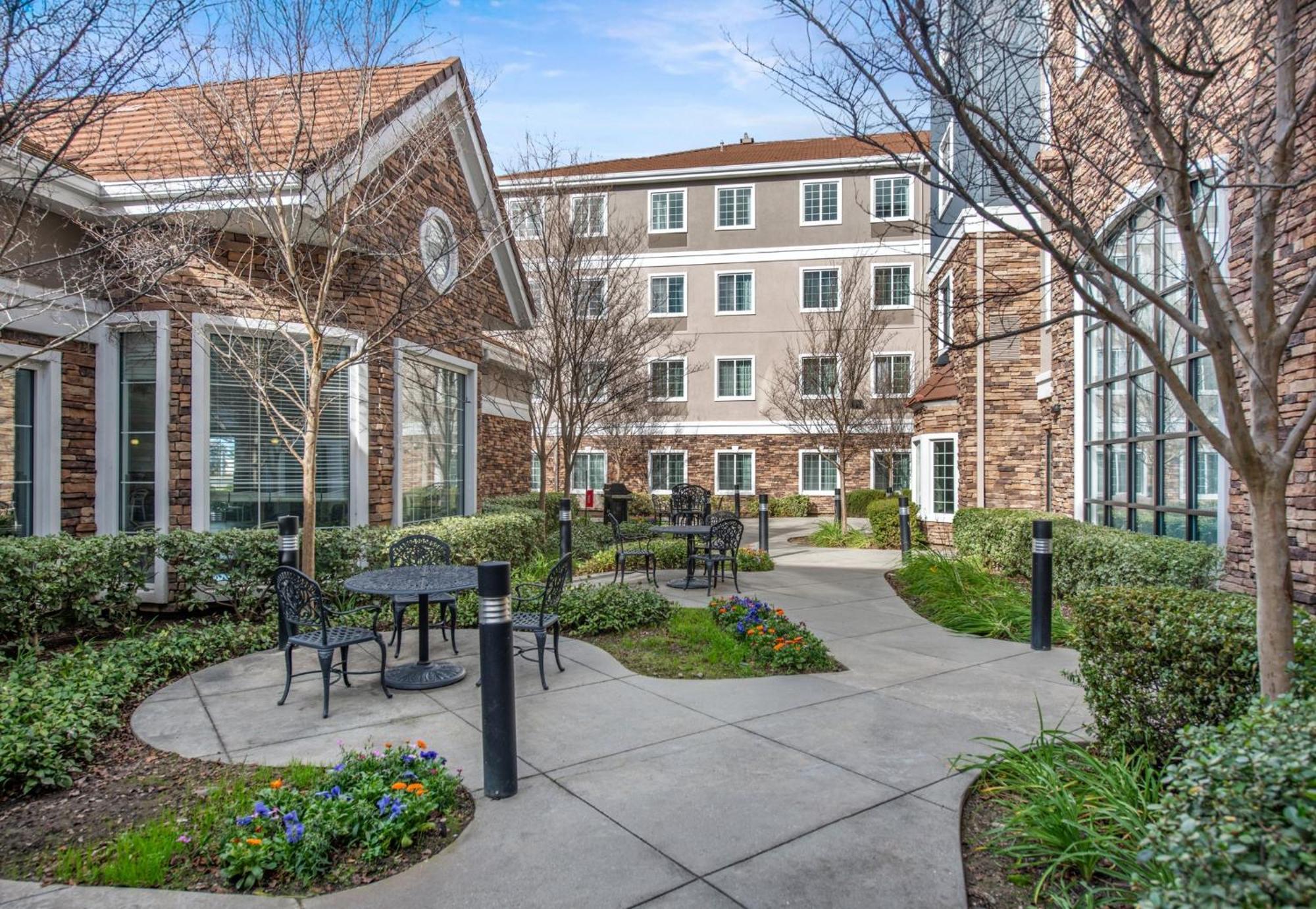 Staybridge - Roseville Area By Ihg Hotel 3*