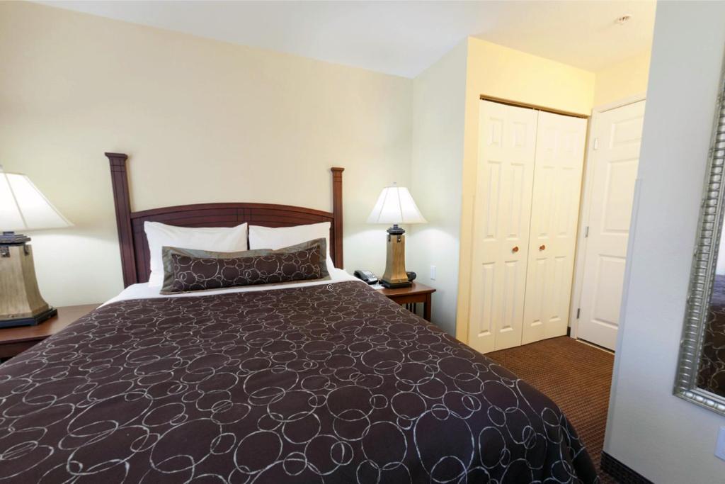 Staybridge - Roseville Area By Ihg Hotel 3*